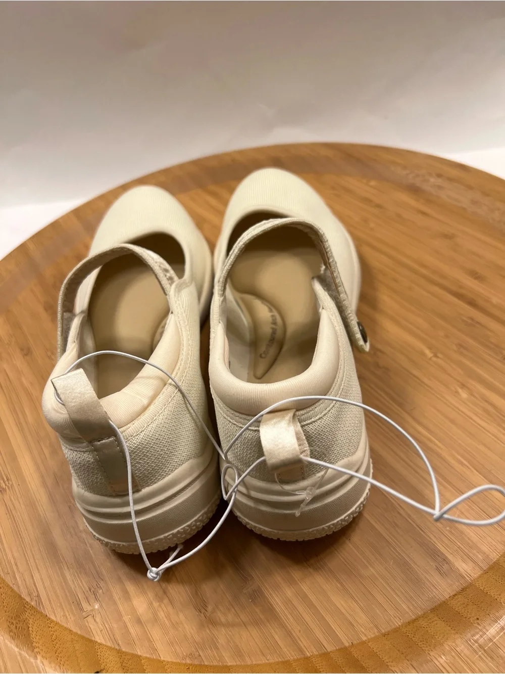 J Sport Cream Mary Jane Comfort Shoes Size 7.5 NWOT or Box